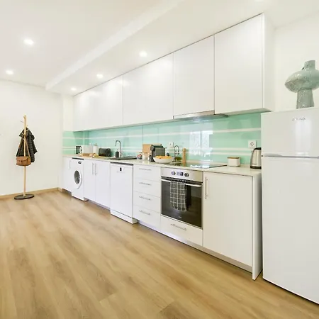 Apartment Beachside Modern Flat With Ac, By Timecooler Setubal