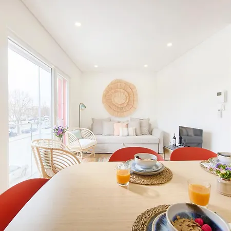 Apartment Beachside Modern Flat With Ac, By Timecooler