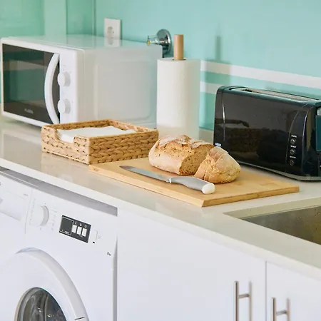 Beachside Modern Flat With Ac, By Timecooler *