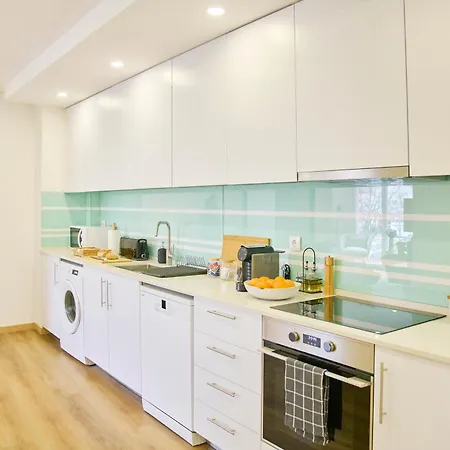 Beachside Modern Flat With Ac, By Timecooler Lägenhet *