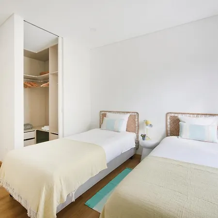 Apartment Beachside Modern Flat With Ac, By Timecooler Setubal