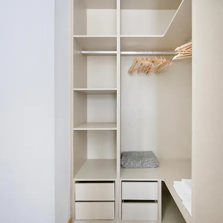 Apartment Beachside Modern Flat With Ac, By Timecooler Setubal