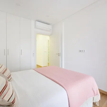 Beachside Modern Flat With Ac, By Timecooler * Setúbal