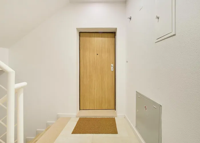 Beachside Modern Flat With Ac, By Timecooler *