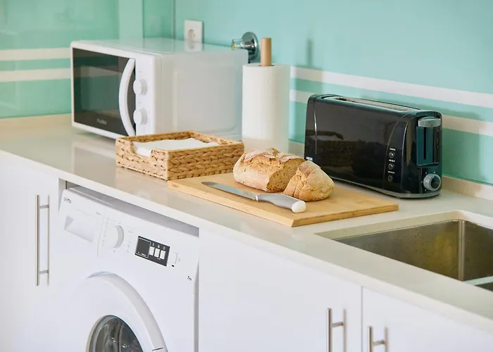 Beachside Modern Flat With Ac, By Timecooler *