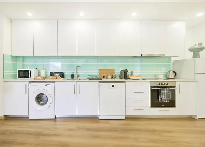 Beachside Modern Flat With Ac, By Timecooler