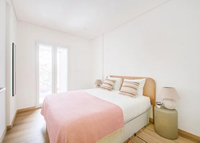 Beachside Modern Flat With Ac, By Timecooler *